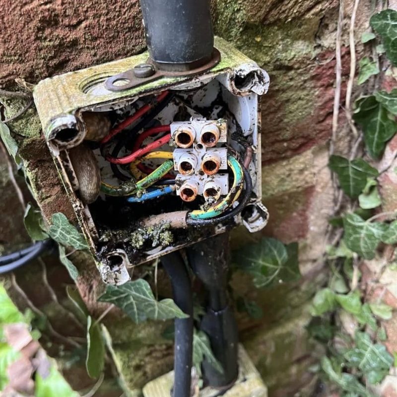 24/7 emergency electrician diagnosing electrical fault in Milton Keynes home